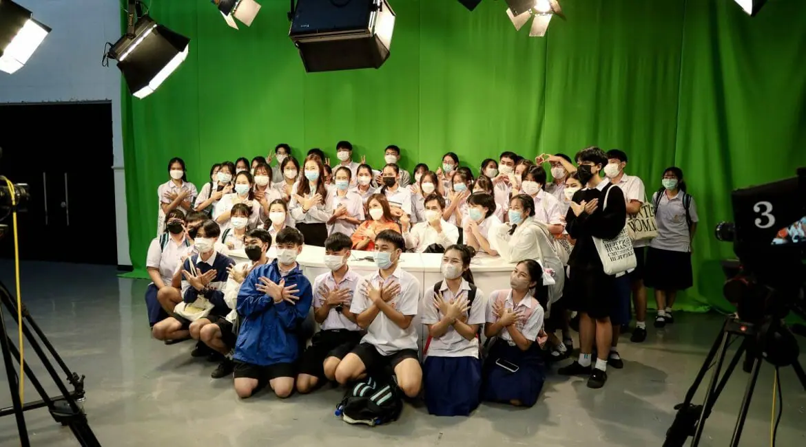แมสคอมเปิดบ้านต้อนรับนักเรียนโรงเรียนวัฒโนทัยพายัพ แนะนำหลักสูตรและการรับเข้าศึกษา พร้อมทดลองฝึกผลิตรายการโทรทัศน์