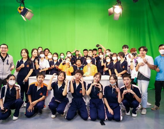 <strong>สื่อสารฯ ต้อนรับคณะศึกษาดูงานจากโรงเรียนกาวิละวิทยาลัย เชียงใหม่</strong>