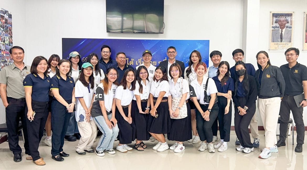สื่อสารฯ มช. นำทีมนักศึกษาโครงการ “PET Homecoming” เข้าศึกษาดูงาน บริษัท เชียงใหม่ เบอเวอเรช จำกัด