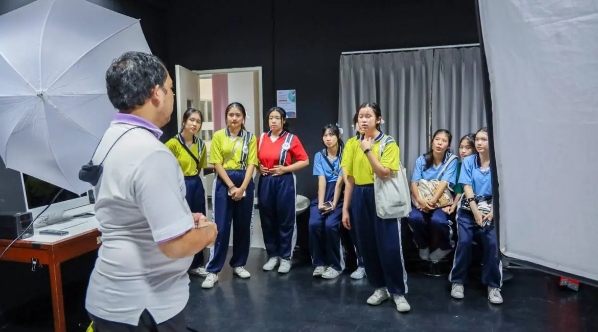 สื่อสารฯ ต้อนรับโรงเรียนเรยีนาเชลีวิทยาลัย แนะนำหลักสูตรและการรับเข้าศึกษาต่อคณะฯ (TCAS’67)