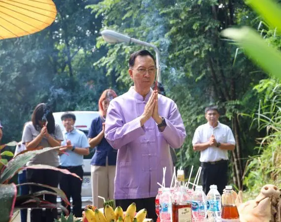 คณบดีและบุคลากรเข้าร่วมพิธีไหว้ศาลอารักษ์ประจำปี 2566