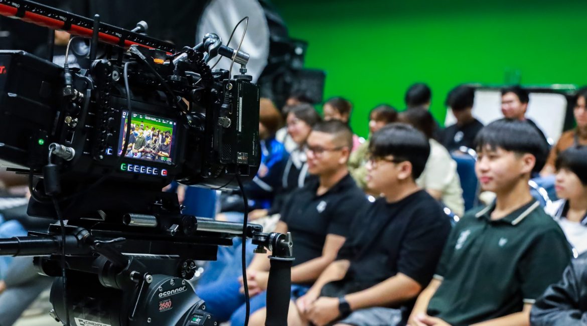 ยกระดับทักษะภาพยนตร์ดิจิทัล !! การสื่อสารฯ มช. ร่วมกับ Blackmagic Design จัดอบรมกล้อง Blackmagic URSA Cine 12K พร้อมสร้างเครือข่ายอุตสาหกรรมภาพยนตร์ดิจิทัลในภูมิภาค