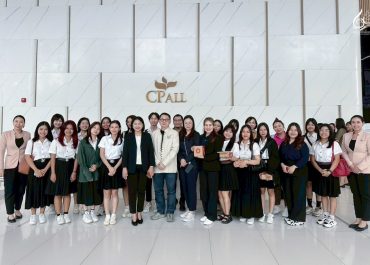 การสื่อสารฯ ร่วมมือ เศรษฐศาสตร์ มช. นำนักศึกษาหลักสูตรควบ 2 ปริญญา เยี่ยมชม 3 องค์กรสื่อเศรษฐกิจชั้นนำของประเทศ เสริมทักษะสื่อเศรษฐกิจยุคใหม่