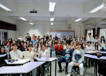 การสื่อสารการตลาด มช. ร่วมมือผู้เชี่ยวชาญโฆษณา จัดเวิร์กช็อป “TVC Script Writing Workshop” เสริมทักษะคิดสร้างสรรค์และเขียนบทภาพยนตร์โฆษณาให้นักศึกษา