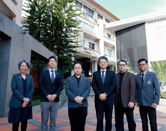 การสื่อสารฯ มช. ต้อนรับกงสุลใหญ่ญี่ปุ่น ร่วมหารือความร่วมมือทางวิชาการ และจัดบรรยายพิเศษ “Manga” ยกระดับการเรียนรู้ด้านสื่อร่วมสมัย