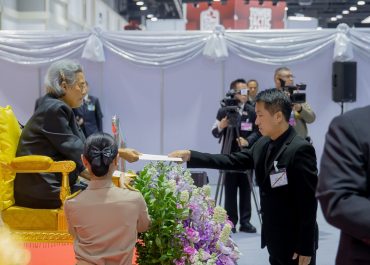 การสื่อสารฯ มช. ร่วมแสดงความยินดี “ผศ.พิสิทธิ์ ศรีประเสริฐ” รับพระราชทานรางวัลชมเชยนวนิยาย “เวียงวนาลัย” บนเวทีหนังสือดีเด่น ปี 2569