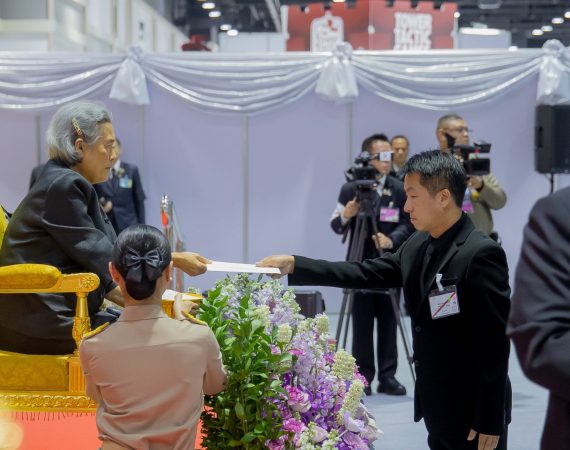 การสื่อสารฯ มช. ร่วมแสดงความยินดี “ผศ.พิสิทธิ์ ศรีประเสริฐ” รับพระราชทานรางวัลชมเชยนวนิยาย “เวียงวนาลัย” บนเวทีหนังสือดีเด่น ปี 2569