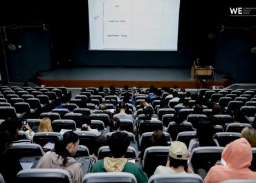 สโมสร นศ.การสื่อสารฯ มช. เติมความพร้อมก่อนสอบกลางภาค จัดติว “ภาษาอังกฤษพื้นฐาน 1” เสริมทักษะสู่การเรียนรู้ในอนาคต